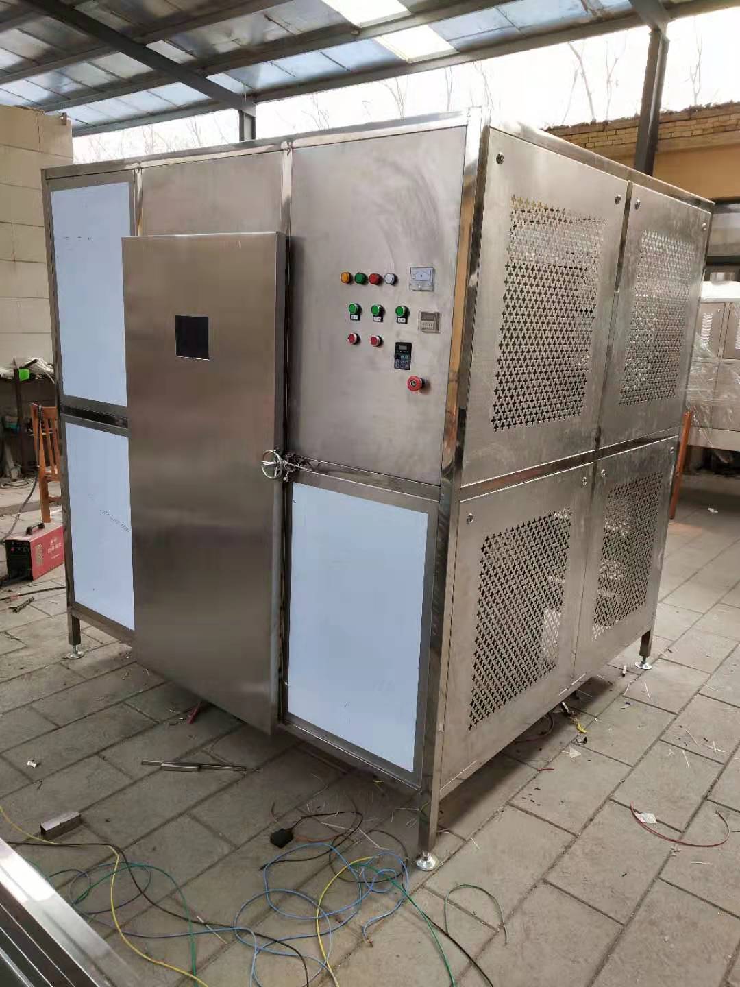 工業(yè)小型微波烘干爐
